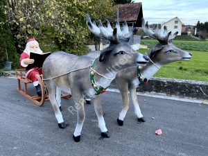 4,5m lang, XXL Weihnachtsdeko draussen: 2 Rentiere, Schlitten, Nikolaus mit Buch 4