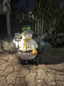 Schneemann mit Laterne beleuchtet, 65 cm hoch