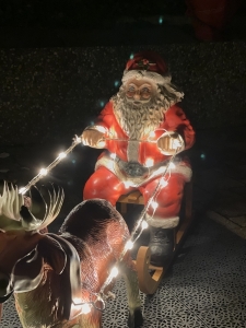 LED Rentier mit Schlitten beleuchtet: Weihnachtsmann mit Rentierschlitten 2 Rentiere