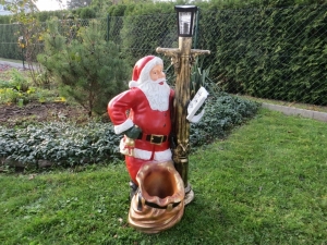 Grosser Weihnachtsmann mit offenem Sack an Laterne, 104cm hoch