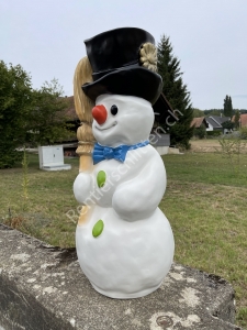 Schneemann mit Zylinder auf dem Kopf und Besen in der Hand, 80 cm hoch