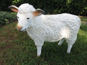 Zu den sehr grossen Krippenfiguren: Deko Schaf stehend, 61cm hoch