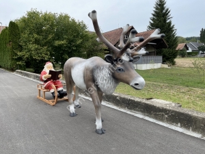 Rentier mit Schlitten und Weihnachtsmann Figur 2