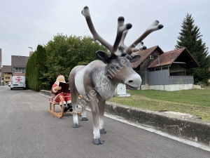 Rentier mit Schlitten und Weihnachtsmann Figur 3