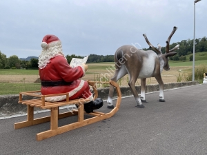 Rentier mit Schlitten und Weihnachtsmann Figur 4