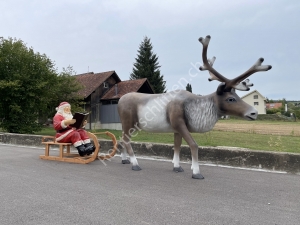 Rentier mit Schlitten und Weihnachtsmann Figur 1