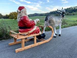 Rentier mit Schlitten XXL lebensgross mit Weihnachtsmann