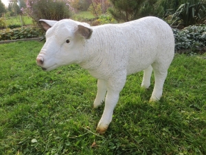 Zu Krippenfiguren gross für draussen: Deko Schaf stehend, 41 cm hoch